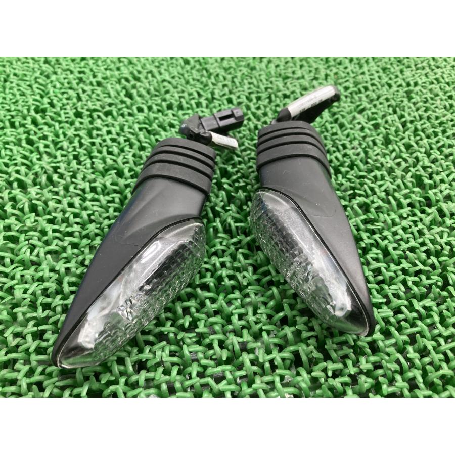ムルティストラーダ リアウインカー 左右 002946/530.1.032.2B ドゥカティ 純正 中古 バイク 部品 002946 530.1.032.2B 690 V2 S 35_2