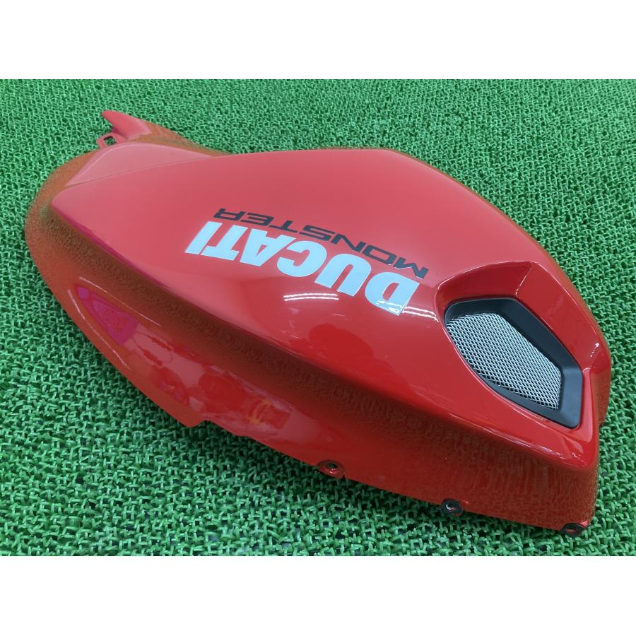 M696 タンクカバー 左 赤 48032601B ドゥカティ 純正 中古 バイク 部品