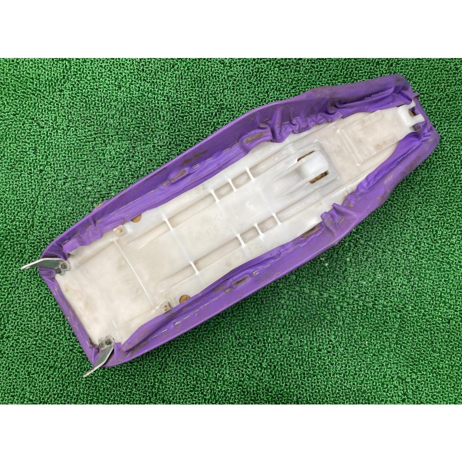 ヤマハ発動機 YZ250 シート 紫 4EW ヤマハ 純正 中古 バイク 部品 1992