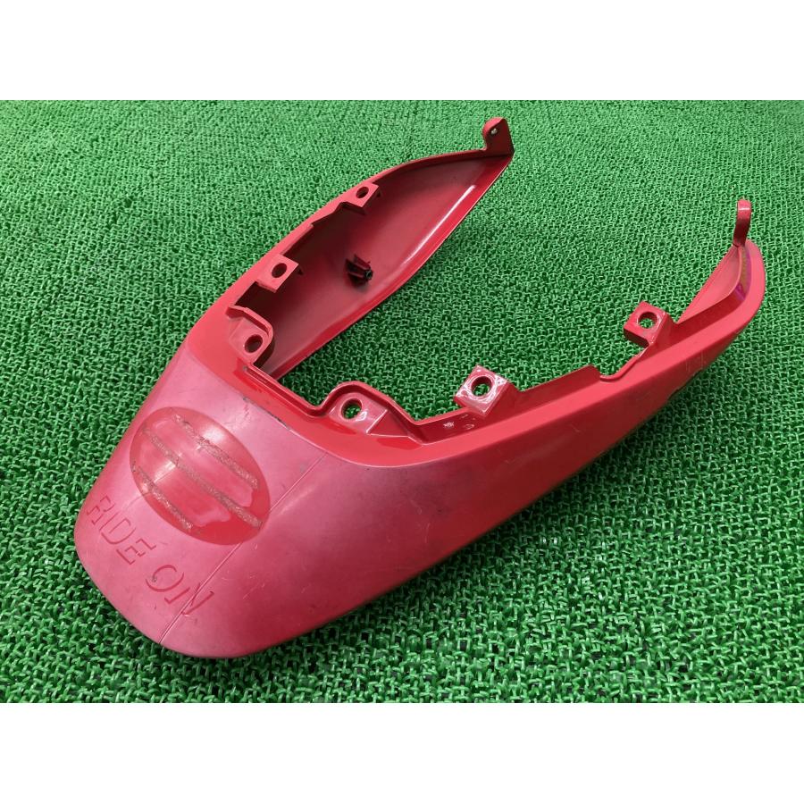 ホンダ（HONDA） VTR250 テールカウル 赤 純正 中古 バイク 部品 MC33