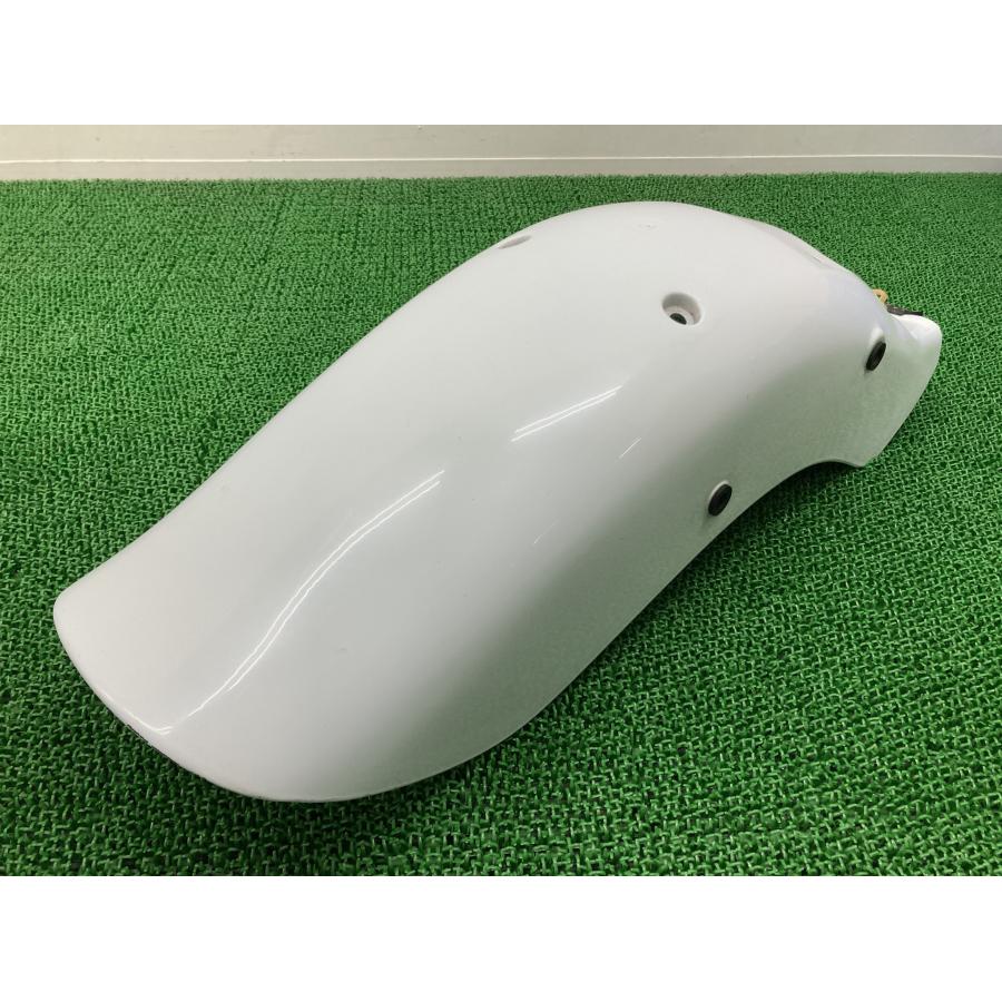 スティード400VLS リアフェンダー 白 KW9 ホンダ 純正 バイク 部品 NC37 STEED コンディション良好 品薄 希少品 【中古】 73 ホンダ（HONDA） スティード400VLS リアフェンダー 白 KW9 純正 中古