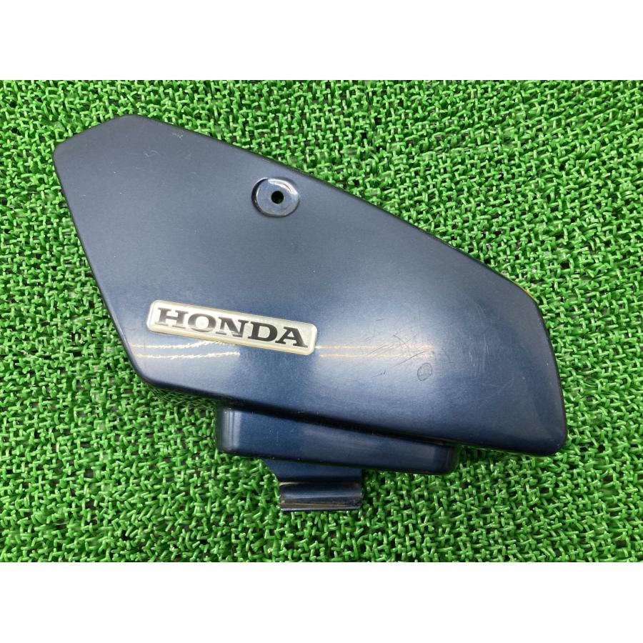 スーパーカブ50 サイドカバー 右 紺M GB4 ホンダ 純正 バイク 部品 C50 SuperCub50 割れ欠け無し 品薄 希少品 【中古】 13 ホンダ（HONDA） スーパーカブ50 サイドカバー 右 紺M GB4 純正 中古
