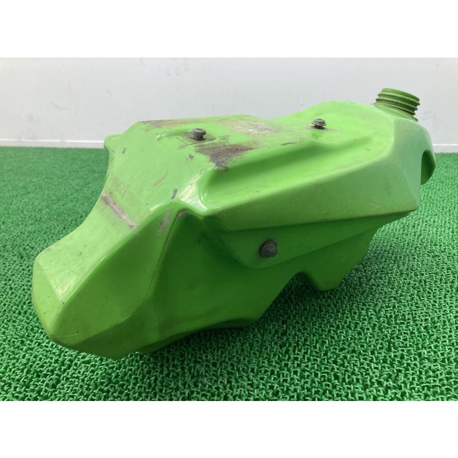 カワサキ（Kawasaki） KX125 タンク 緑 純正 中古 バイク 部品 90年