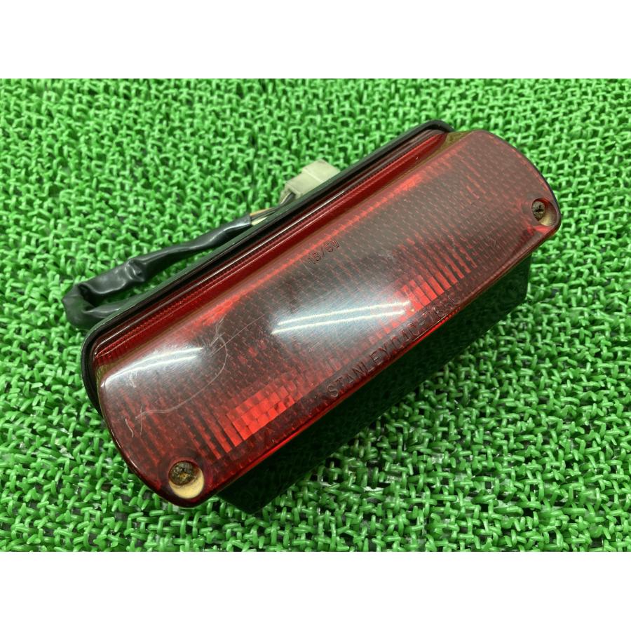 パーツ No8 スズキ（SUZUKI） グース350 テールランプ 040-7655 純正 中古 バイク