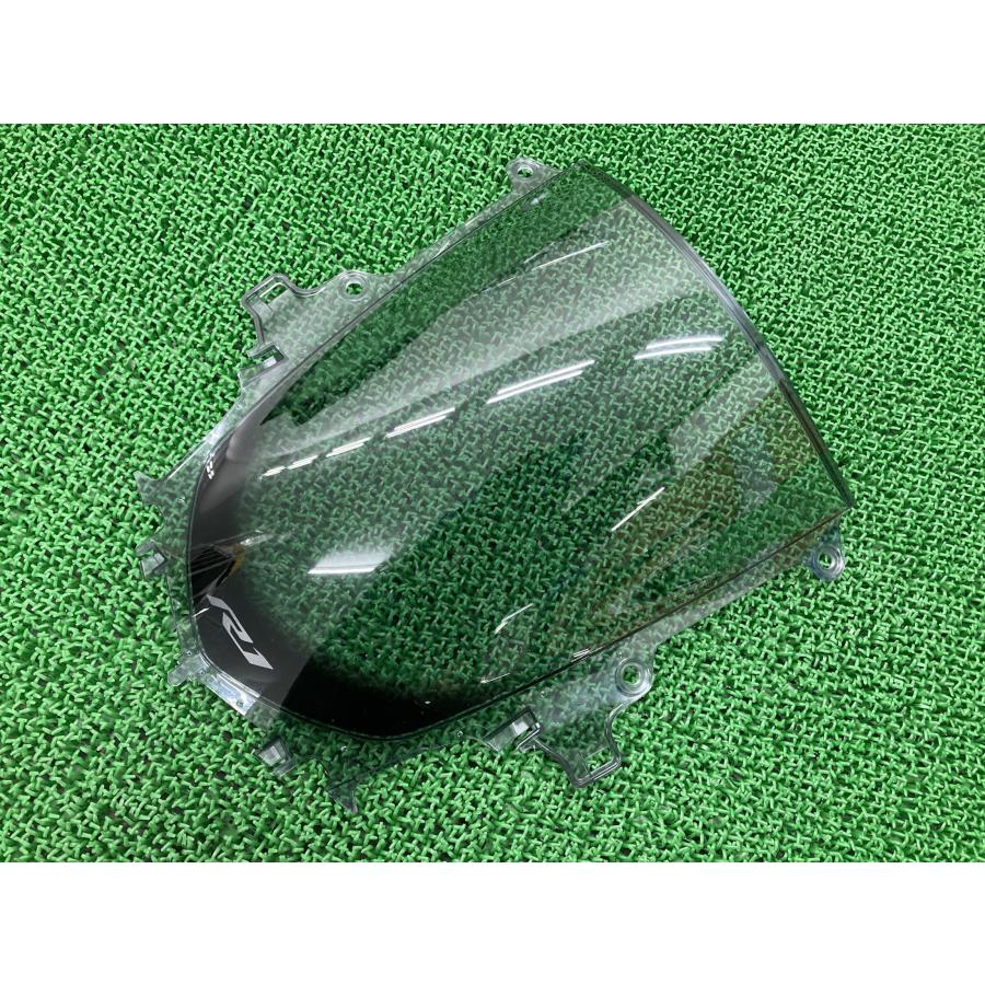 ヤマハYZF-R1用スモークスクリーン　中古品 ヤマハ発動機 YZF-R1 スクリーン ヤマハ 純正 中古 バイク 部品 RN32