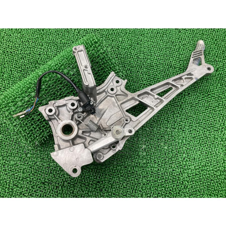 カワサキ（Kawasaki） GPZ900R ステッププレート 右 純正 中古 バイク