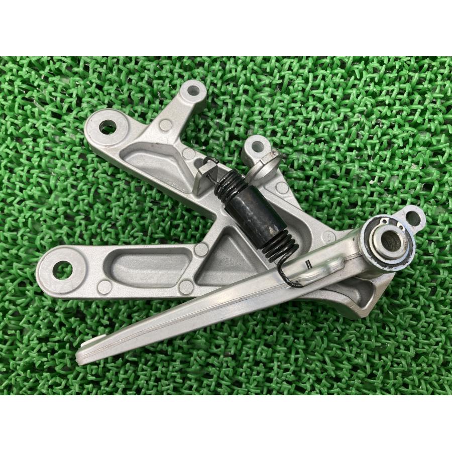 ホンダ（HONDA） CBR1000RR-RSP ステップホルダー 右 MKR 純正 中古