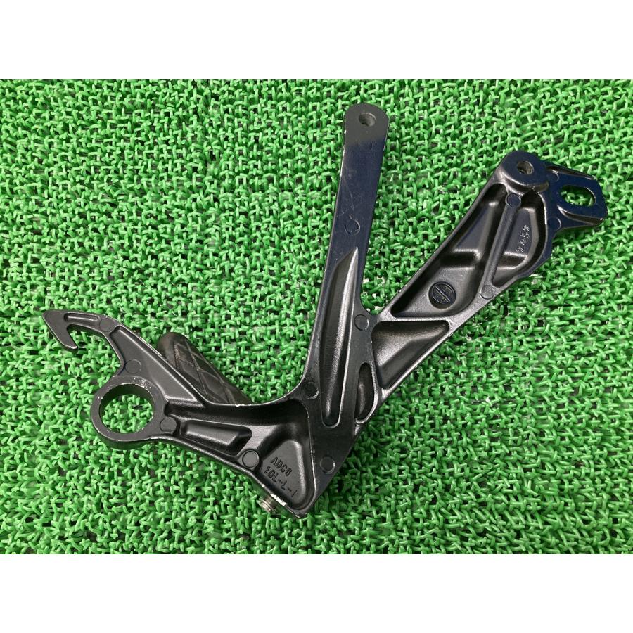 スズキ（SUZUKI） GSX1300Rハヤブサ タンデムステップ 左 10L 純正