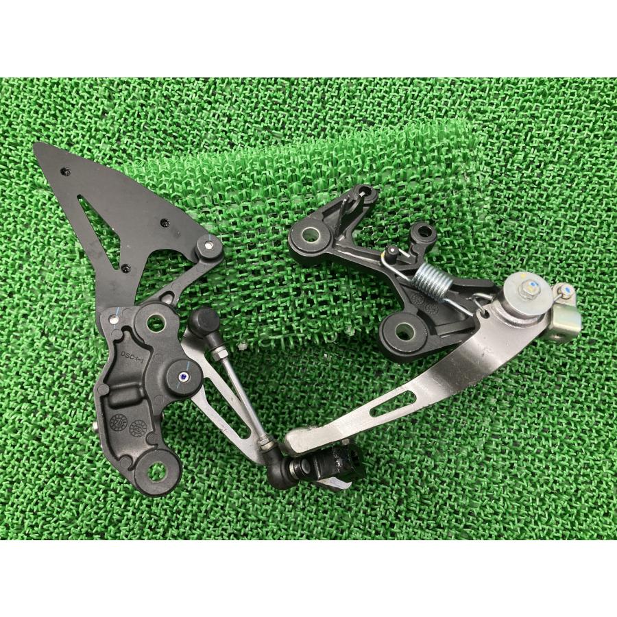 カワサキ（Kawasaki） NINJA400 ステップ 左右 DSC 純正 中古 バイク