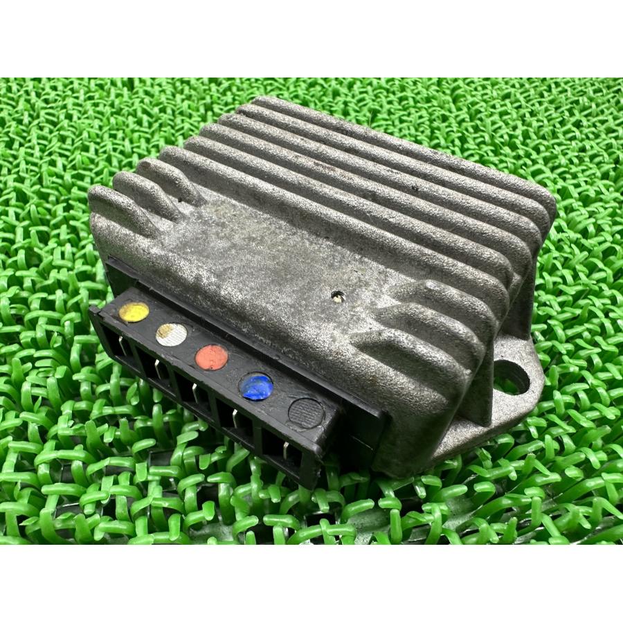 ベスパPX PK レギュレター ピアジオ 純正 中古 バイク 部品 VESPA 12V