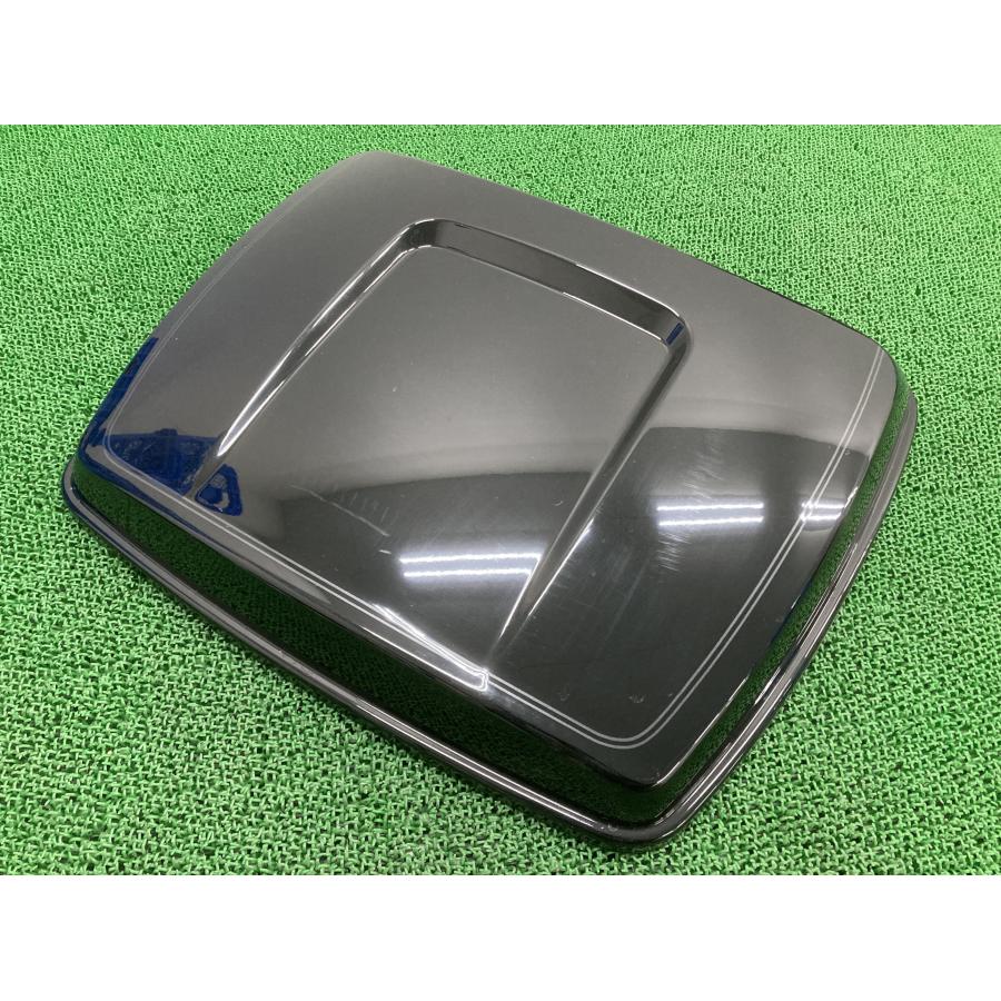 トップケースカバー 黒 53000087 ハーレー 純正 バイク 部品 ツアーパック リッド フタ 14年～ 割れ欠け無し 車検 Genuine 【中古】 95 トップケースカバー 黒 53000087 ハーレー 純正 中古 バイク 部品