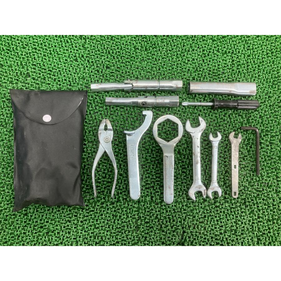 【中古】メーカー・型番不明 ツールセット ケース留め具破損 スズキ（SUZUKI） 車載工具 純正 中古 バイク 部品 ツールケース