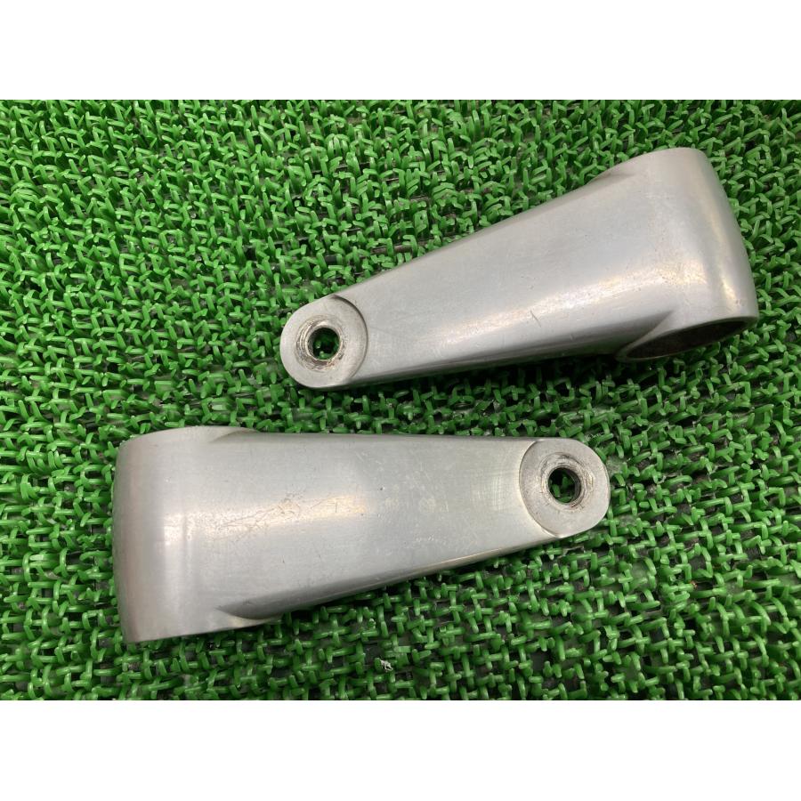 キジマ製SR400 ヘッドライトステー 左右 社外 バイク 部品 1JR RH01J 35φ アルミ 割れ欠け無し 品薄 【中古】 93 キジマ製SR400 ヘッドライトステー 左右 社外 中古 バイク 部品 1JR