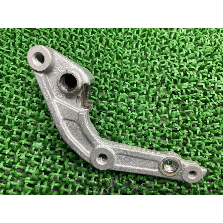 ホンダ（HONDA） CB400FOUR フロントブレーキキャリパーサポート 左