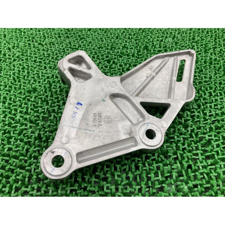 ホンダ（HONDA） CB650R ステップホルダー 左 MKN 純正 中古 バイク