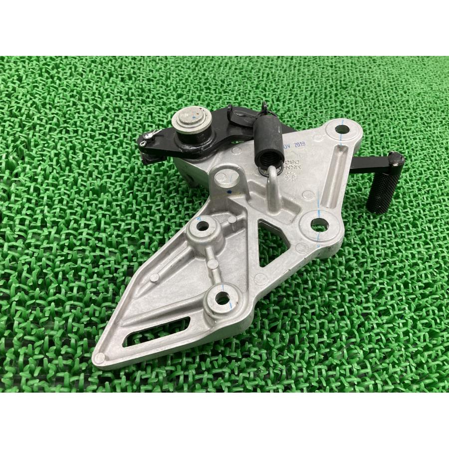 ホンダ（HONDA） CB650R ステップホルダー 右 MKN 純正 中古 バイク