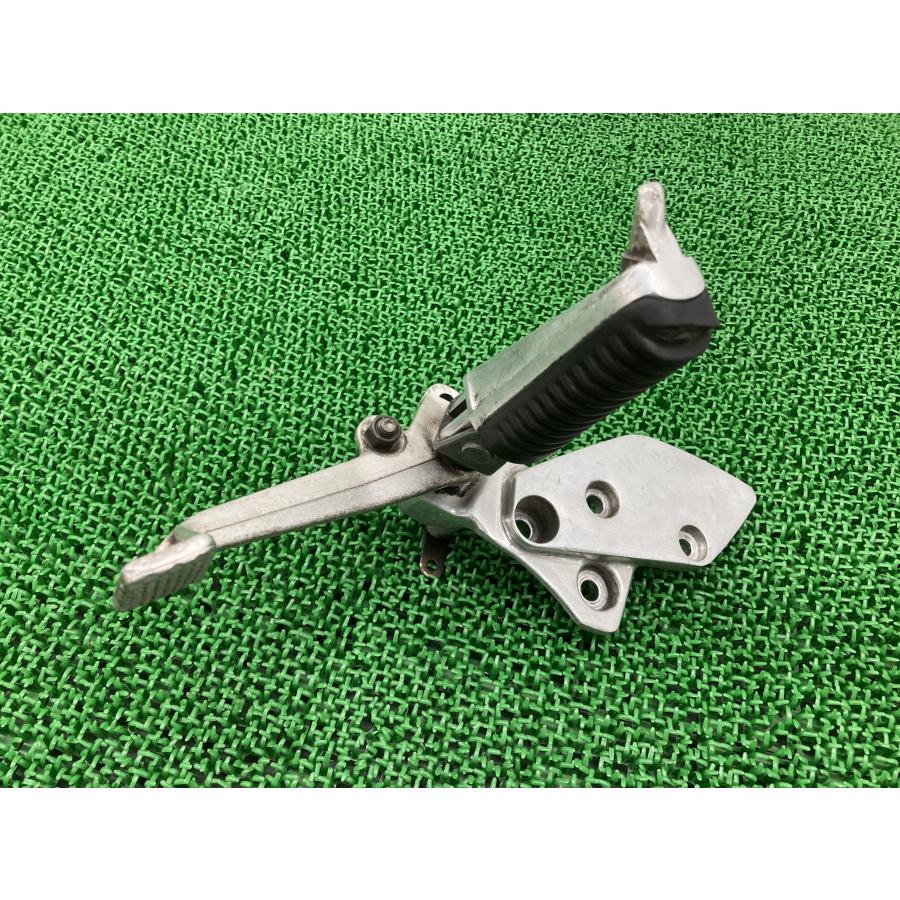 バイク GSX-R400R ステップ 右 33C スズキ 純正 バイク 部品 GK76A