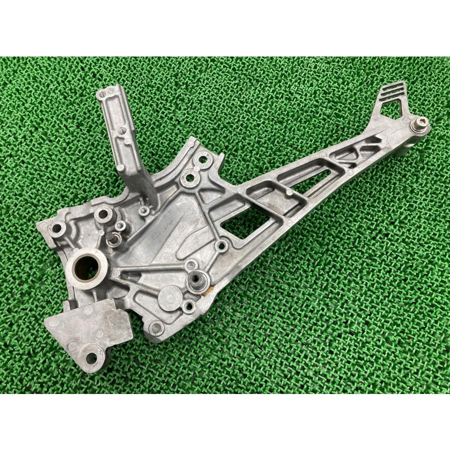 カワサキ（Kawasaki） GPZ900R ステッププレート 右 純正 中古 バイク