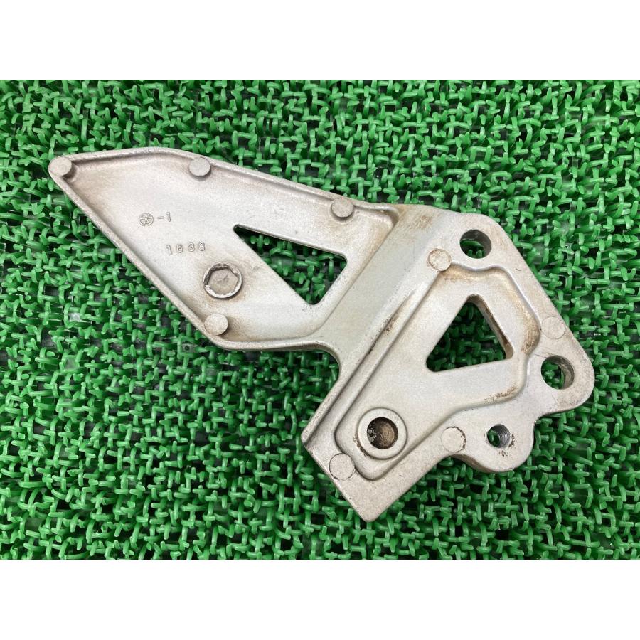 カワサキ（Kawasaki） ZZ-R400 ステップホルダー 左 1638 純正 中古