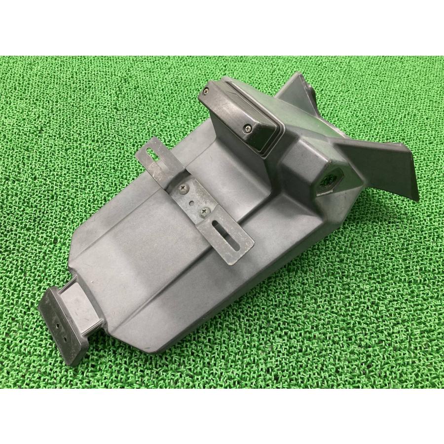 スズキ（SUZUKI） SV650 リアフェンダー 16G 純正 中古 バイク 部品