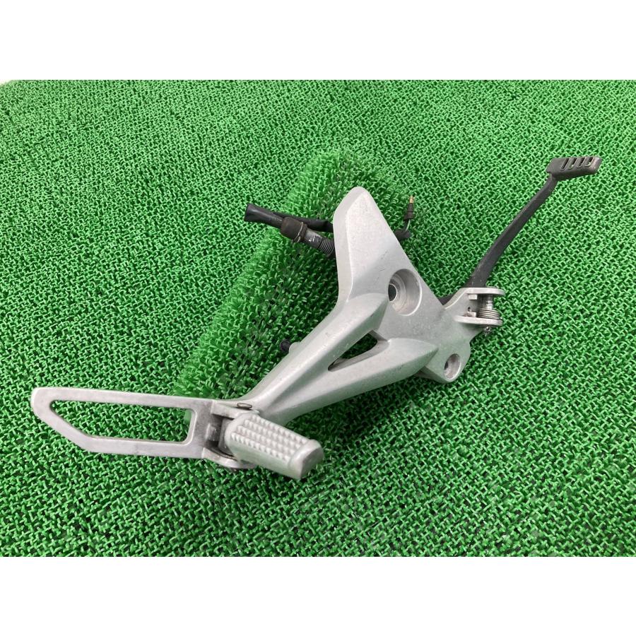 ホンダ（HONDA） グロム ステップ 右 K26 純正 中古 バイク 部品 JC61
