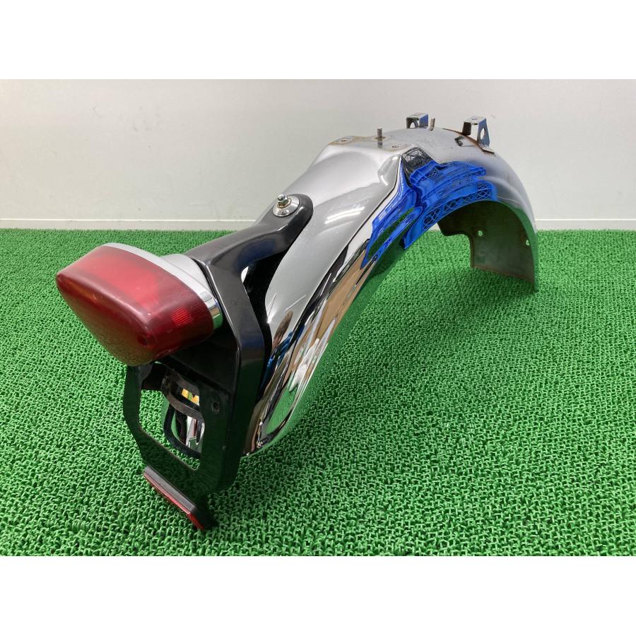 カワサキ（Kawasaki） W800 リアフェンダー 純正 中古 バイク 部品