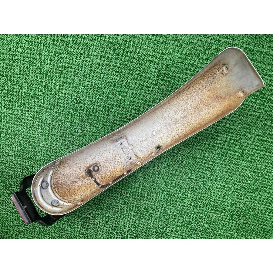 カワサキ（Kawasaki） W800 リアフェンダー 純正 中古 バイク 部品