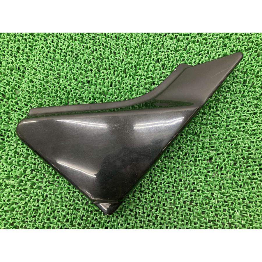 カワサキ（Kawasaki） ゼファー400 サイドカバー 右 黒 36001-1423