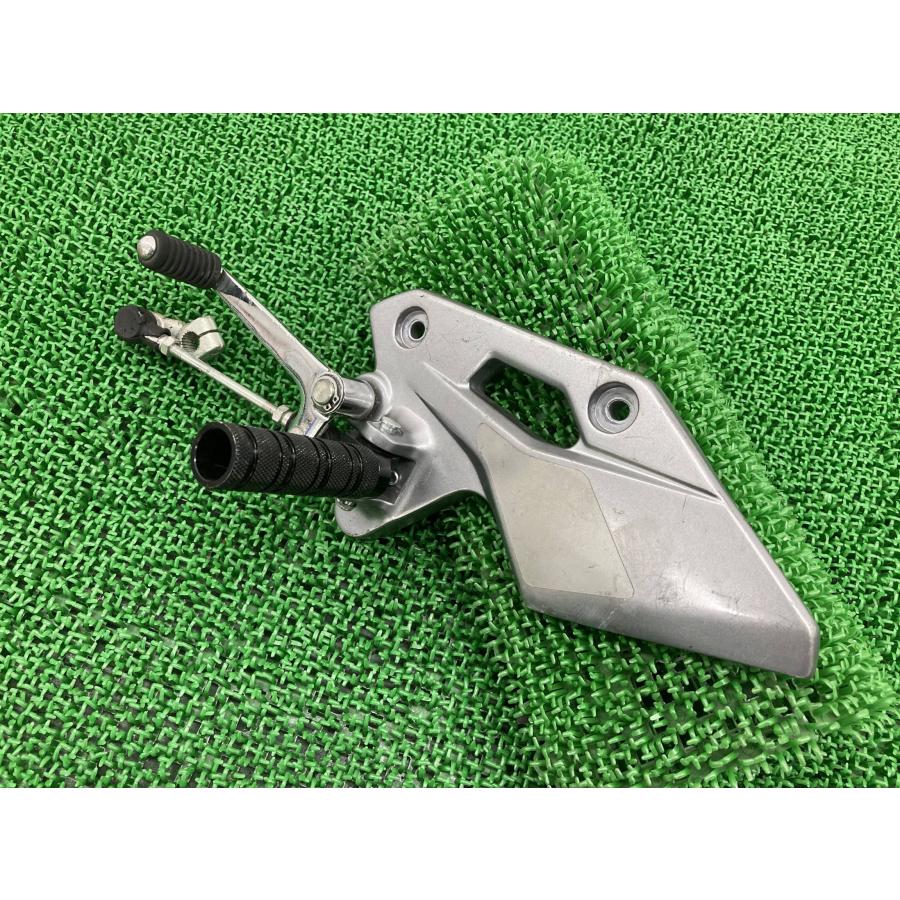 スズキ（SUZUKI） GSX250R ステップ 左 C1L 純正 中古 バイク 部品