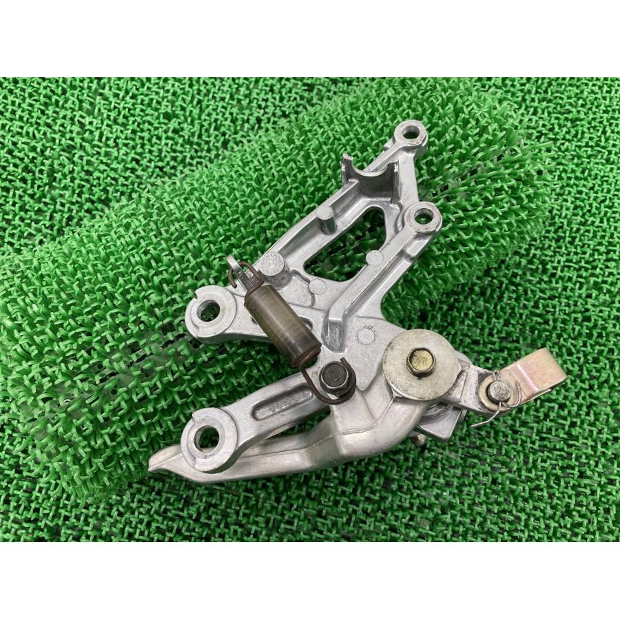 カワサキ（Kawasaki） ZX-12R ステップ 右 1236 純正 中古 バイク 部品
