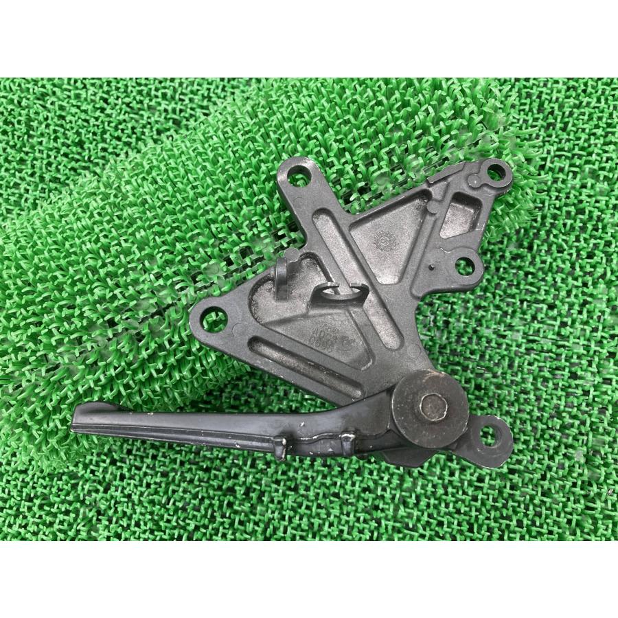 カワサキ（Kawasaki） ZX-10R ステップ 右 0698 純正 中古 バイク 部品