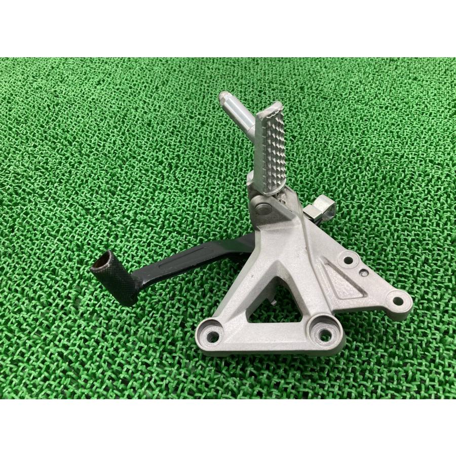 CBR250RR ステップ 右 K64 ホンダ 純正 バイク 部品 MC51 ペグ ブレーキペダル メインステップ 曲がり無し 車検 Genuine 【中古】 95 ホンダ（HONDA） CBR250RR ステップ 右 K64 純正 中古 バイク 部品