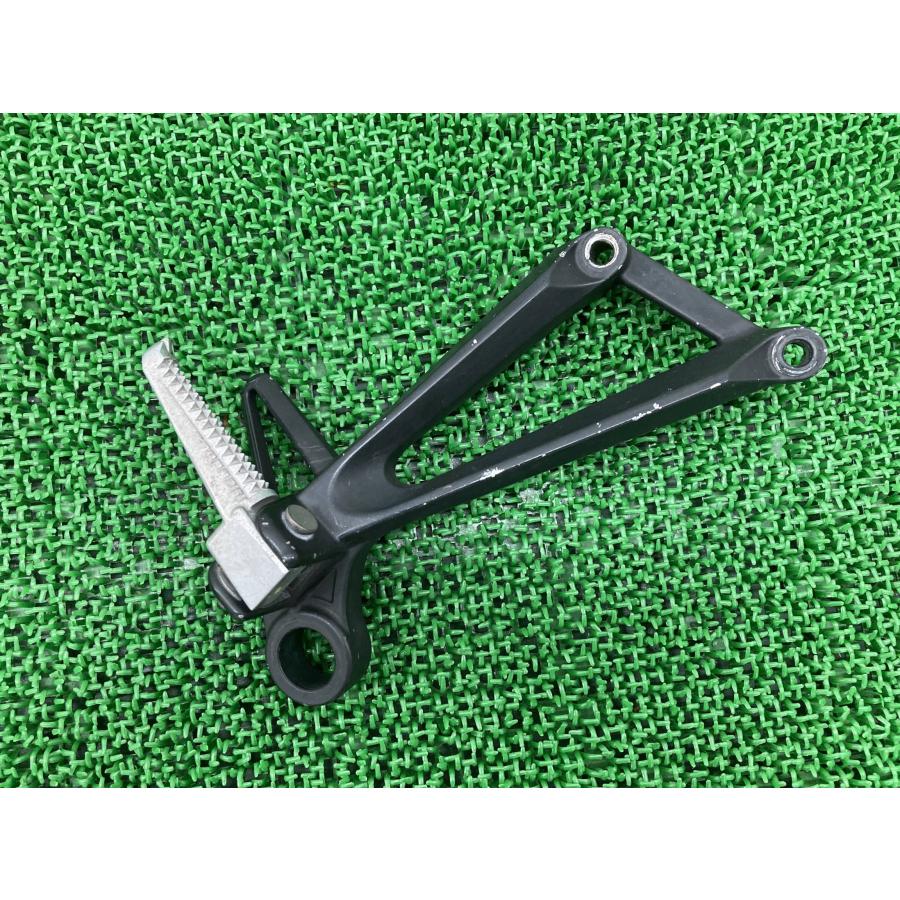ヤマハ発動機 YZF-R25 タンデムステップ 右 1WD ヤマハ 純正 中古 