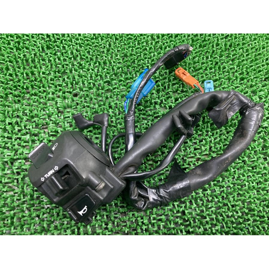 HONDA ホーネット250 ハンドルスイッチボックス 右 ホンダ [M-250516-30] ホンダ（HONDA） ホーネット250 ハンドルスイッチ 右 純正 中古 バイク