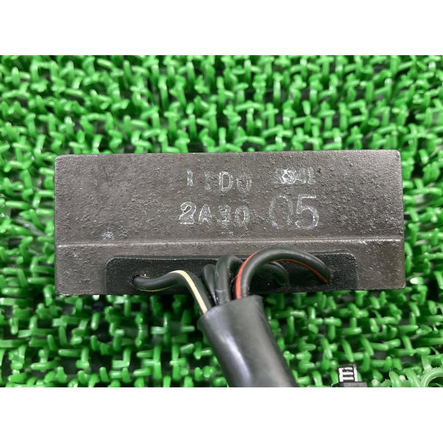 バンディット250 レギュレター スズキ 純正 中古 バイク 部品 GJ74A BANDIT250 レギュレーター レクチファイアー 機能的問題なし 87 スズキ（SUZUKI） バンディット250 レギュレター 純正 中古 バイク