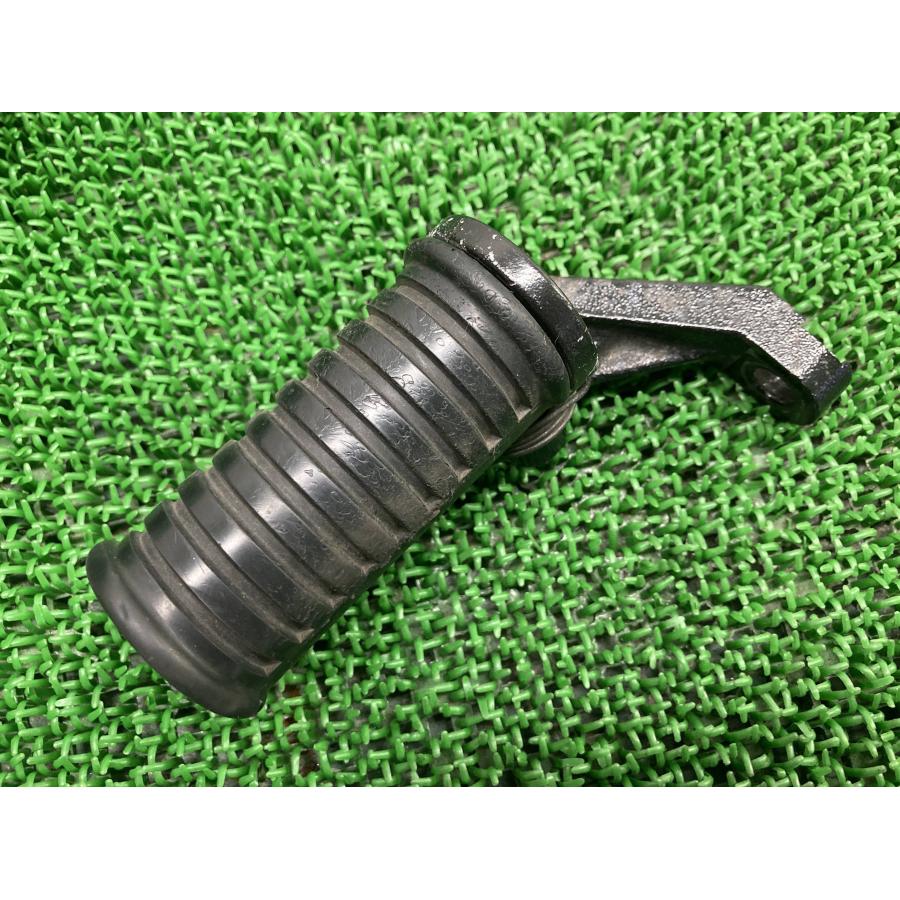 W650 ステップ 左 カワサキ 純正 中古 バイク 部品 EJ650A メインステップ 曲がり無し 品薄 希少品 車検 Genuine 0 カワサキ（Kawasaki） W650 ステップ 左 純正 中古 バイク 部品 EJ650A