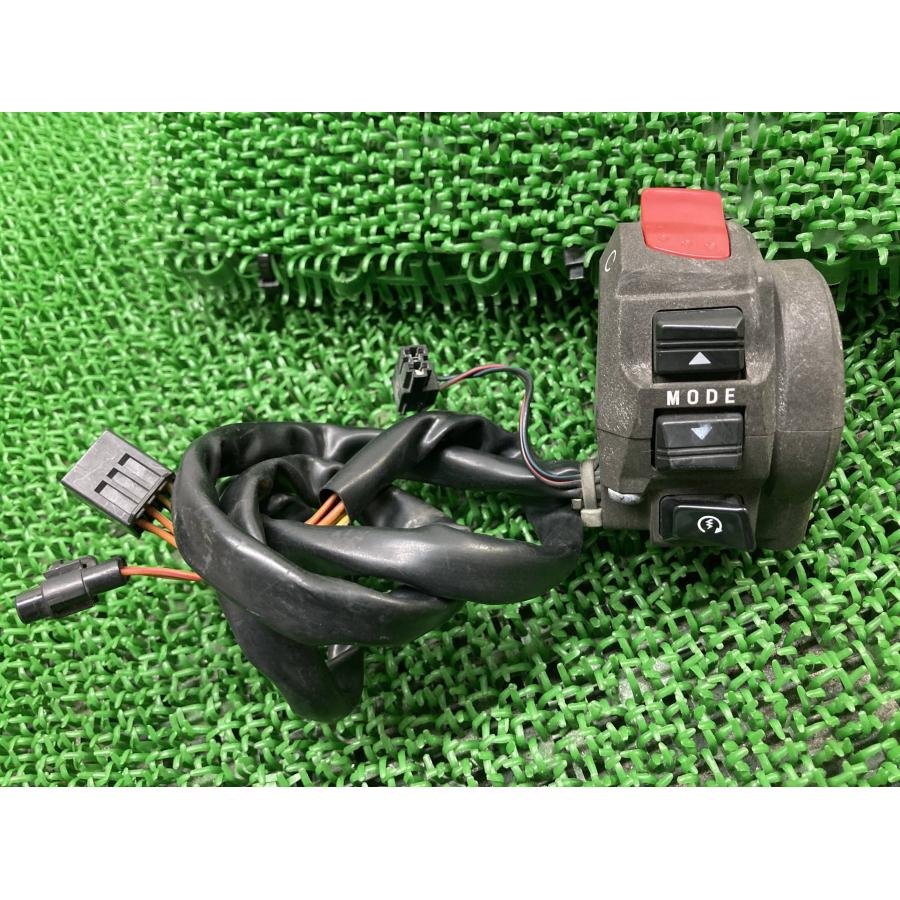 スズキ（SUZUKI） GSX1300Rハヤブサ ハンドルスイッチ 右 純正 中古