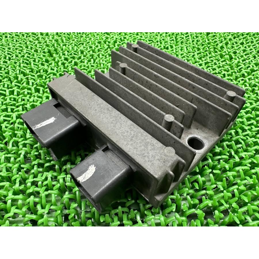 ホンダ（HONDA） CB400SF レギュレター 純正 中古 バイク 部品 NC42