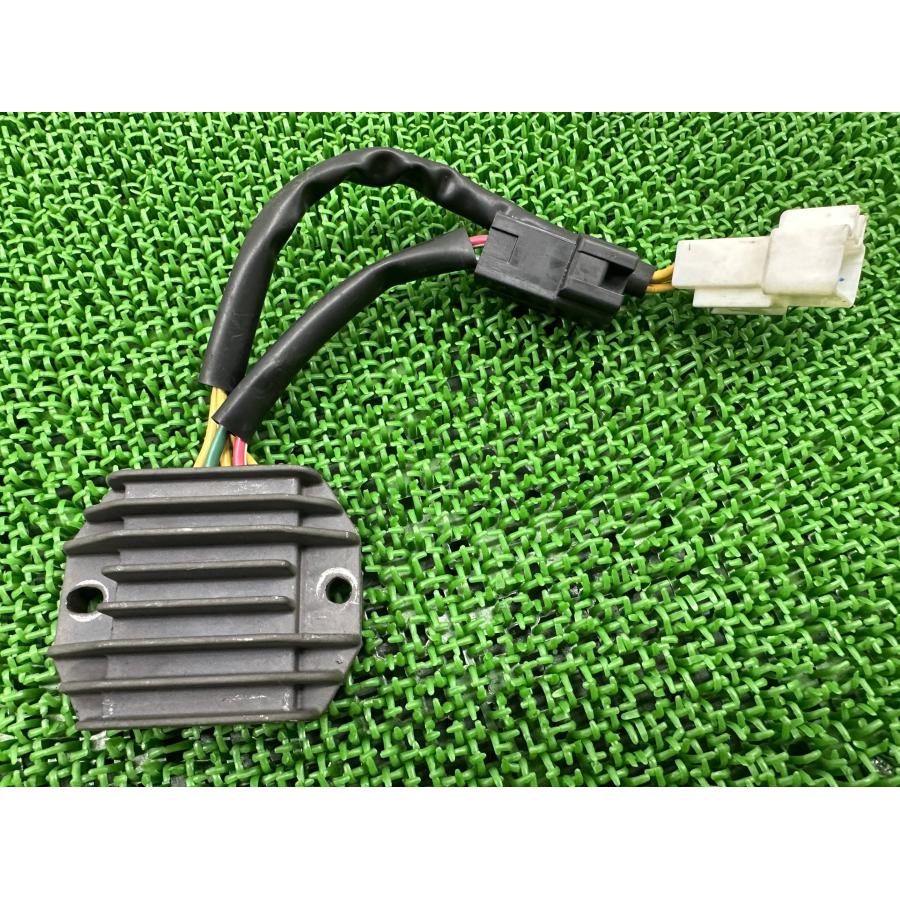 LX150 レギュレター ピアジオ 純正 バイク 部品 レギュレーター レクチファイアー ベスパ Vespa 機能的問題なし 【中古】 1 LX150 レギュレター ピアジオ 純正 中古 バイク 部品 ベスパ Vespa