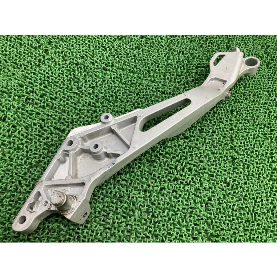 cb400sb nc39 cb400sf 純正ステップ ホンダ（HONDA） CB400SF ステッププレート 右 MCE 純正 中古 バイク