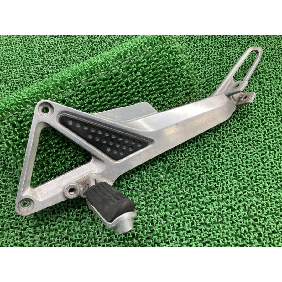 HONDA ホーネット250 ステッププレート 左 ホンダ [M-250516-67] ホンダ（HONDA） ホーネット250 ステッププレート 左 KEA 純正 中古