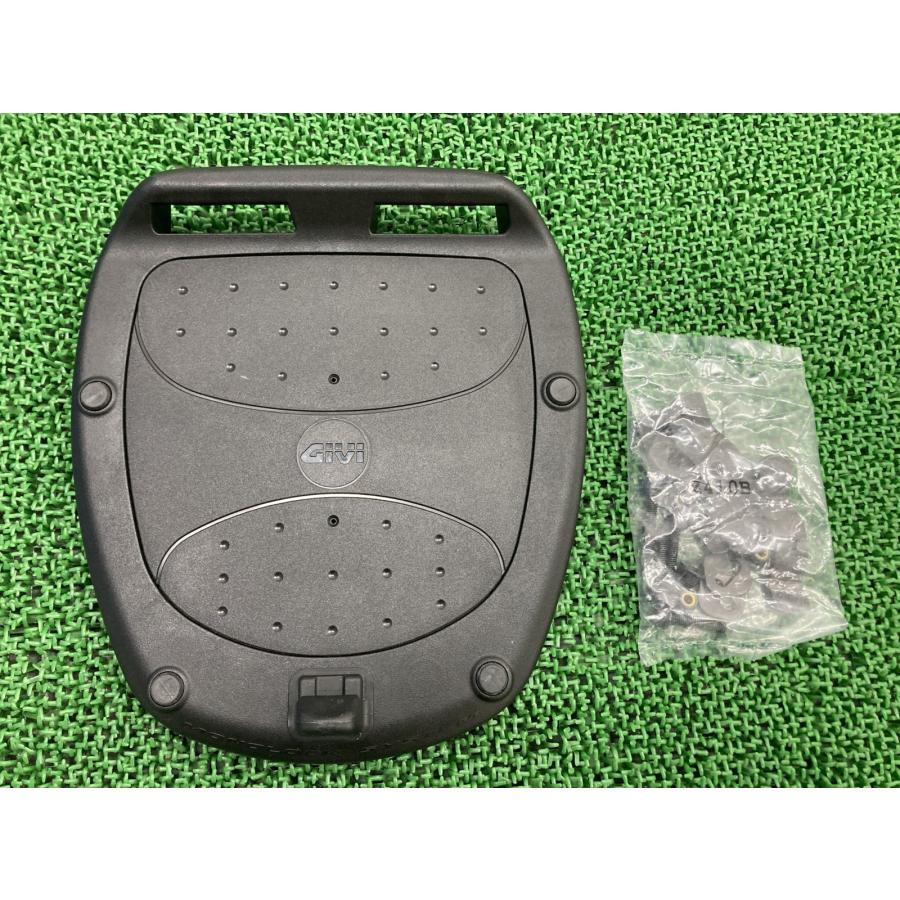GIVI製 トップケースベース 在庫有 即納 社外 新品 バイク 部品 ステー