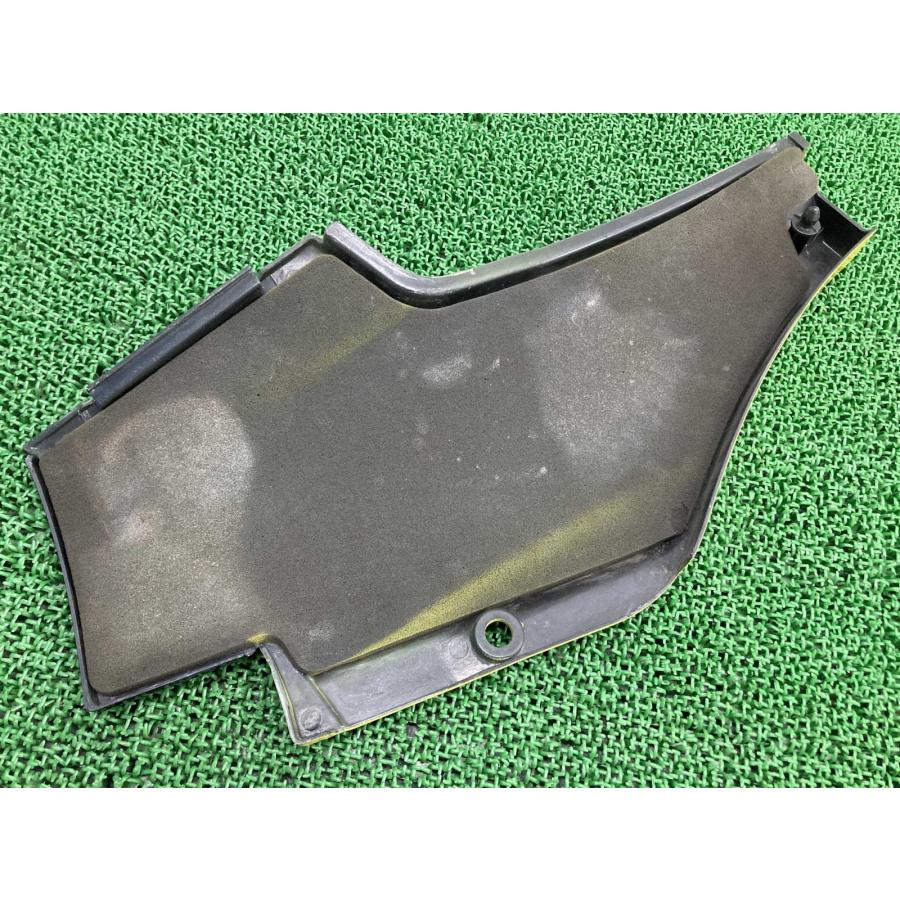 カワサキ（Kawasaki） GPZ900R サイドカバー 右 純正 中古 バイク 部品