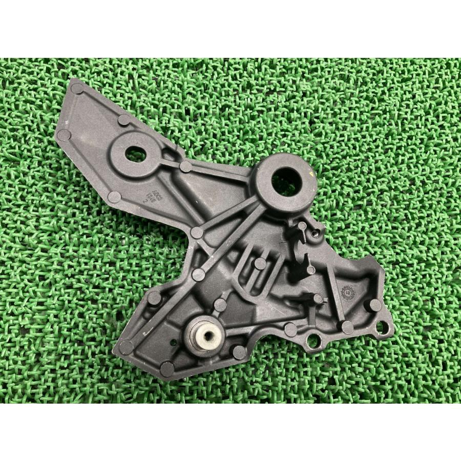 カワサキ（Kawasaki） Z650RS ステップホルダー 右 1349 純正 中古
