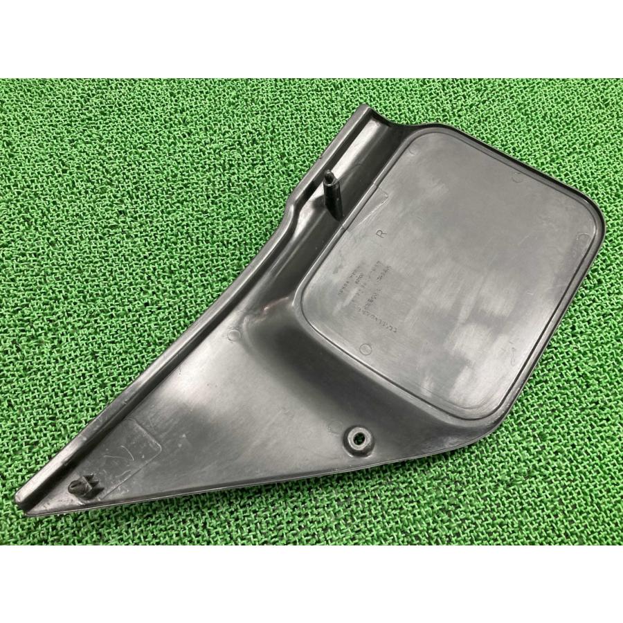 FTR223 サイドカバー 右 黒 83500 ホンダ 純正 中古 バイク 部品 MC34 割れ欠け無し 品薄 希少品 車検 Genuine 53 ホンダ（HONDA） FTR223 サイドカバー 右 黒 83500 純正 中古 バイク