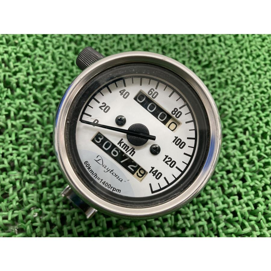 DAYTONA スピードメーター 未使用品 デイトナ製 スピードメーター 社外 中古 バイク 部品 140km 60φ