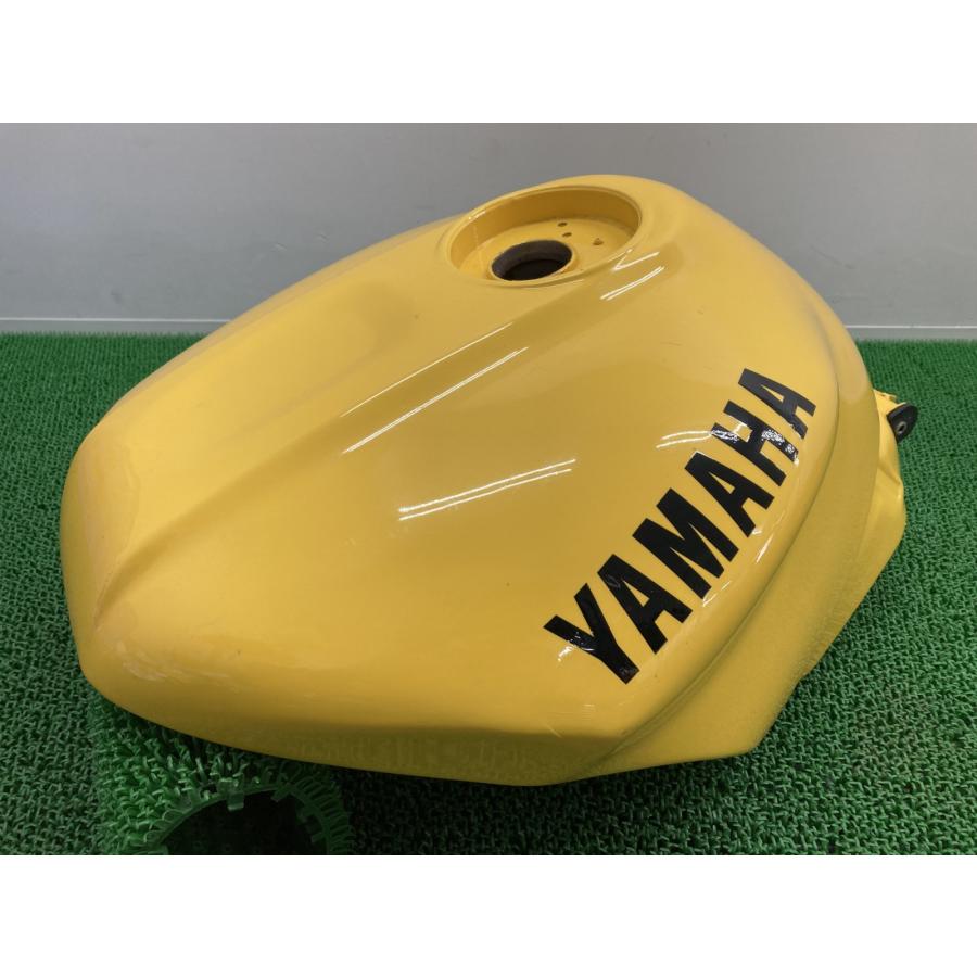 YZF-R1 09年〜14年式 タンク　 凹み　色剥げ　 内部錆び無し 良品 YAMAHA（ヤマハ） YZF-R1 タンク 純正 中古 バイク 部品 4XV 黄色