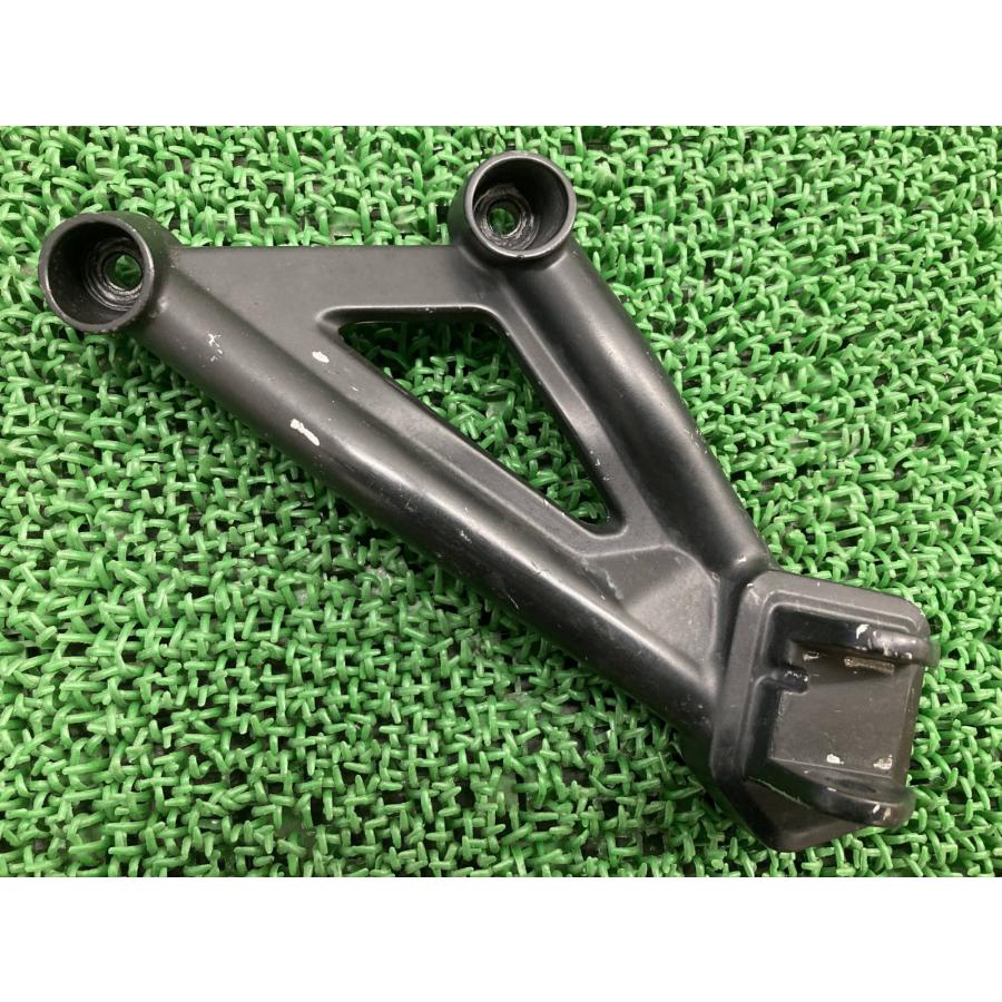 レブル250 ステップホルダー 左 K87 ホンダ 純正 バイク 部品 MC49 メインステップ レブル500 曲がり無し 品薄 【中古】 29 ホンダ（HONDA） レブル250 ステップホルダー 左 K87 純正 中古 バイク