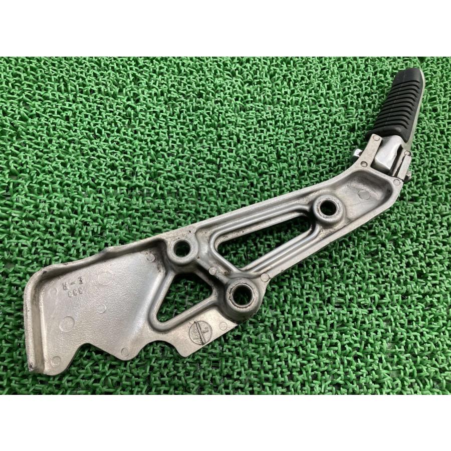 GSX400FSインパルス タンデムステップ 右 333 スズキ 純正 中古 GK72A タンデムステップペグ ステッププレート 当時物 ペイント素材に cCの画像