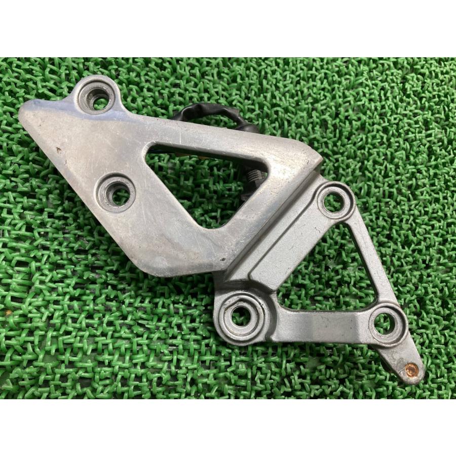 カワサキ（Kawasaki） バリオス ステップホルダー 右 35011-1581 純正